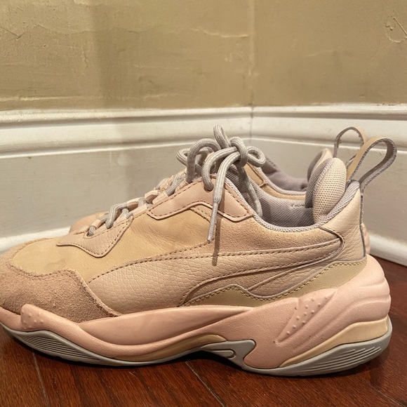 puma thunder desert size 6